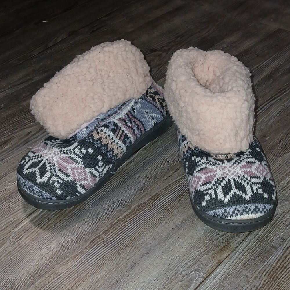 Muk Luks Cozy Argyle Sweater Teddy Fleece Lined House Boots 9/10 NWOT